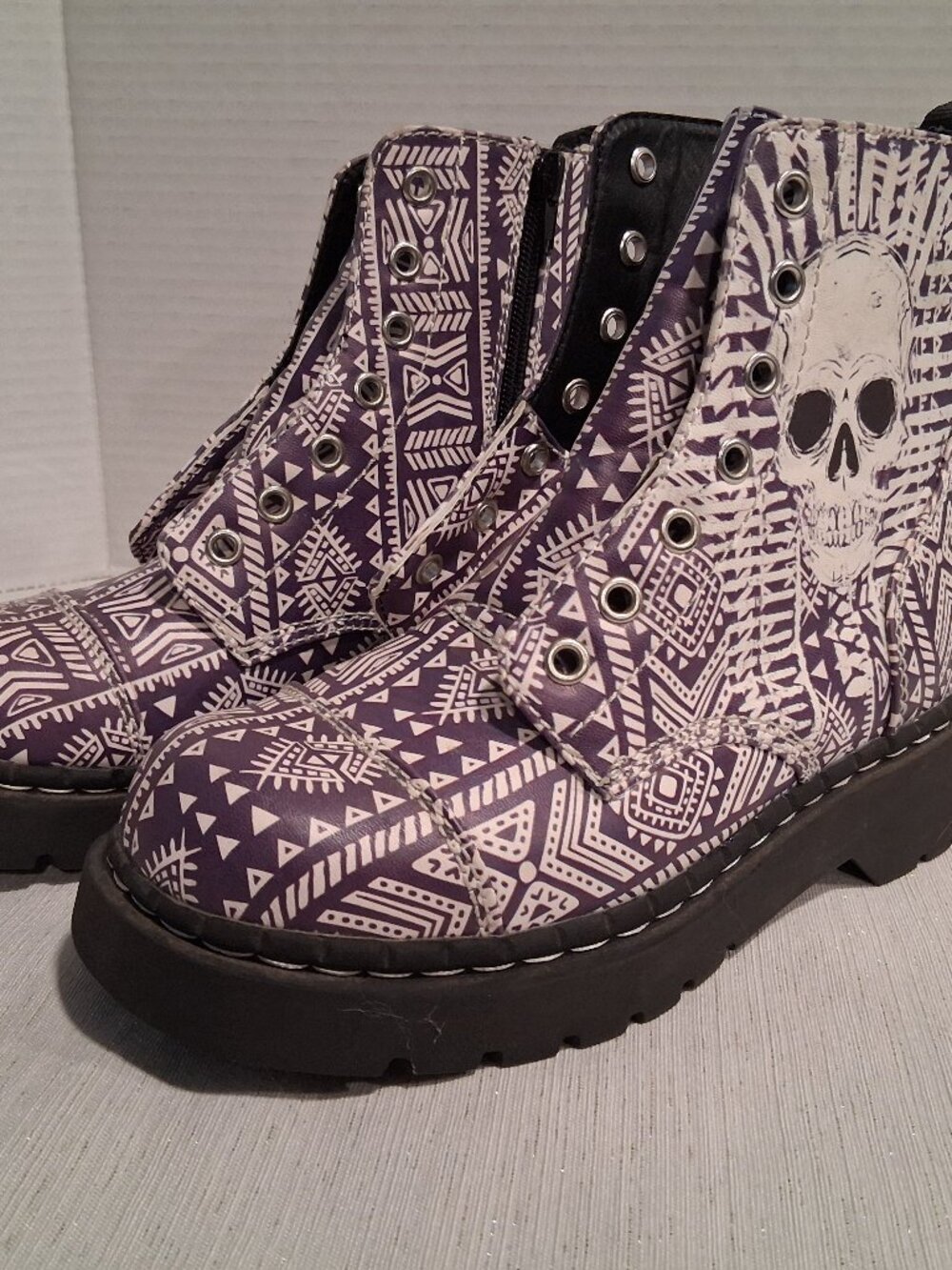 2014 T.U.K. Anarchic Boots Size US 6 Black Goth Punk Lace up Zip Skull Face